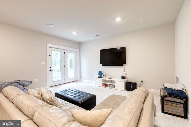 7679 CROSS CREEK DR, Columbia, MD 21044