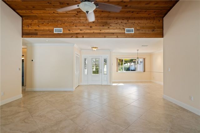 1330 White Heron Lane, Vero Beach, FL 32963