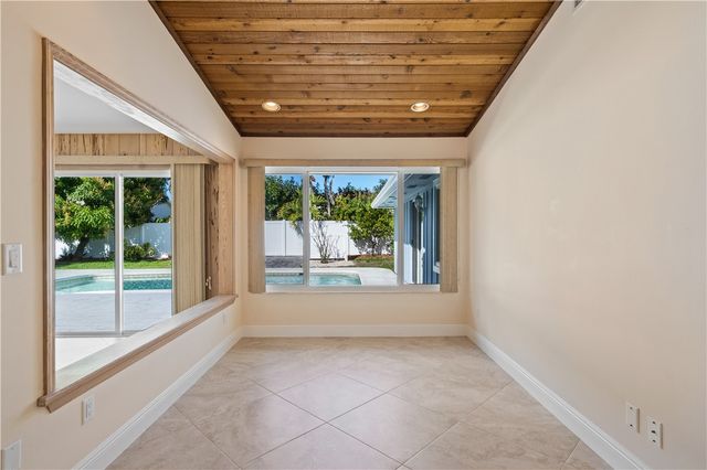 1330 White Heron Lane, Vero Beach, FL 32963