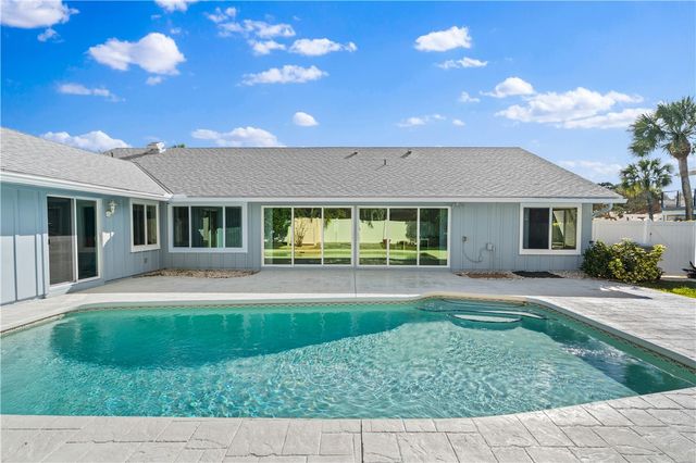 1330 White Heron Lane, Vero Beach, FL 32963