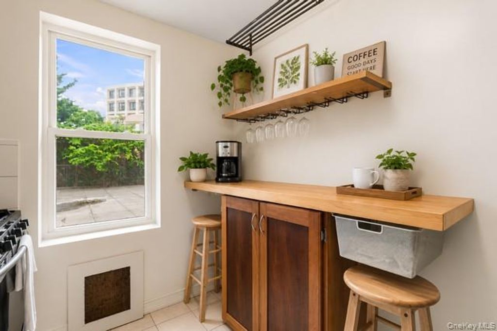 7510 Yellowstone Boulevard 2C, Rego Park, NY 11374 — photo 3