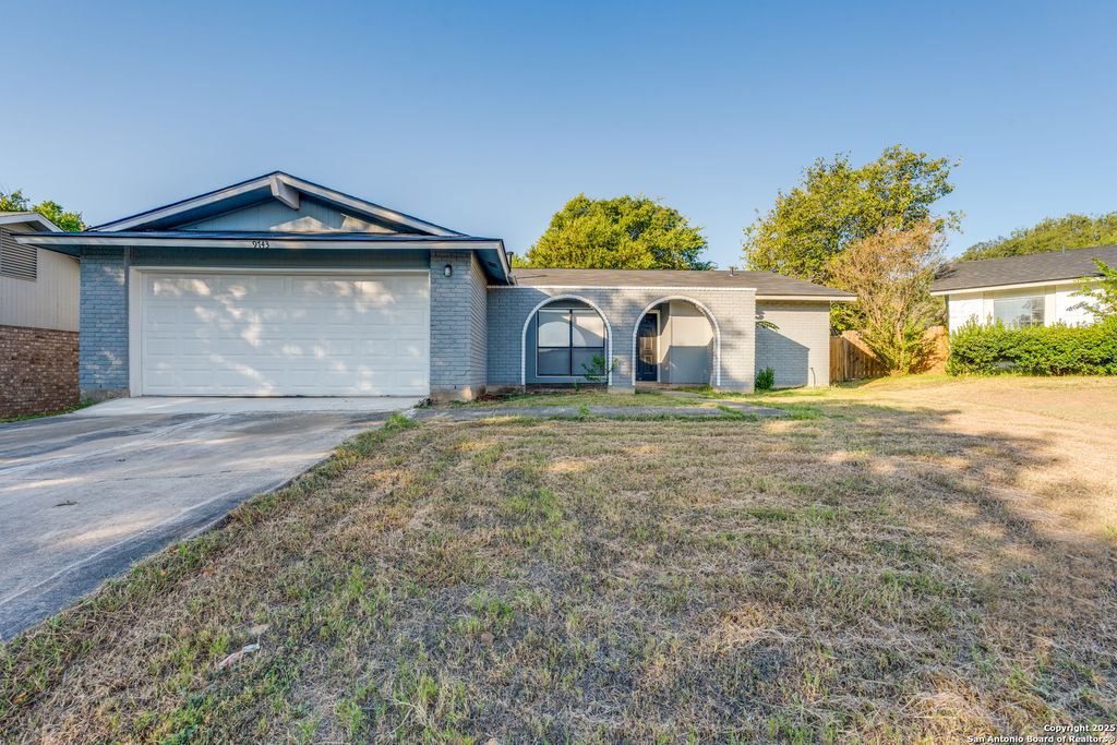 9743 Cylburn, Converse, TX 78109