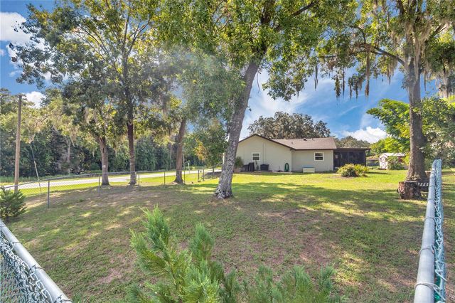 814 OAK ROAD, Ocala, FL 34472
