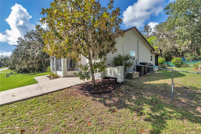 814 OAK ROAD, Ocala, FL 34472