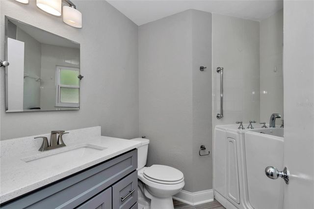 814 OAK ROAD, Ocala, FL 34472