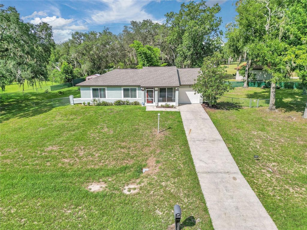 814 OAK ROAD, Ocala, FL 34472
