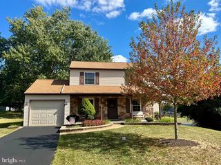 1036 EDGEWOOD DR, Stowe, PA 19464
