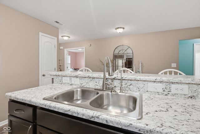 162 Sawdust Trail, Greenfield, IN 46140