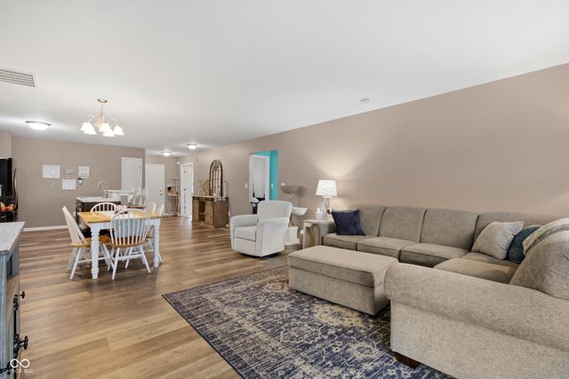 162 Sawdust Trail, Greenfield, IN 46140
