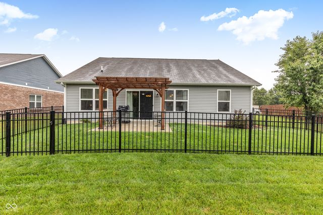 162 Sawdust Trail, Greenfield, IN 46140