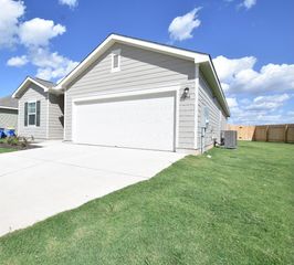 204 Elijah ST, Taylor, TX 76574