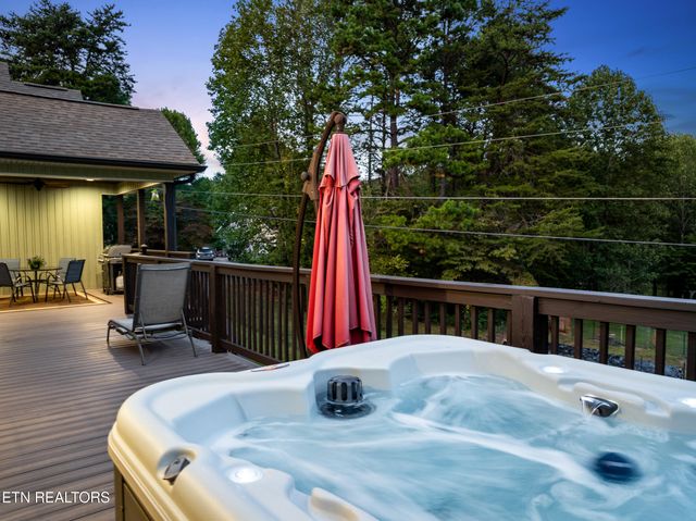 138 Rock Hill Rd, Maryville, TN 37804