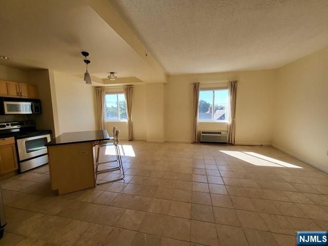 399 11th Street 301, Palisades Park, NJ 07650