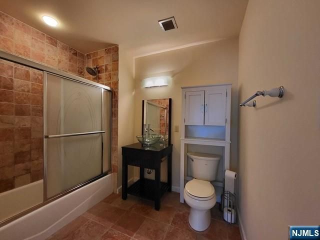 399 11th Street 301, Palisades Park, NJ 07650