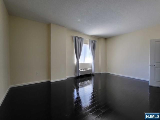 399 11th Street 301, Palisades Park, NJ 07650