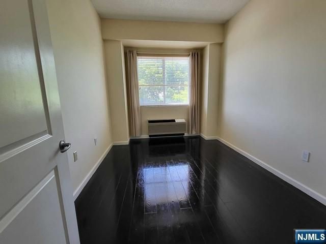 399 11th Street 301, Palisades Park, NJ 07650