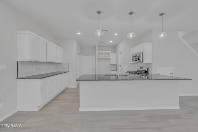 9911 MARISABEL, Socorro, TX 79927