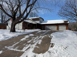 410 River Hills Road, River Falls, WI 54022