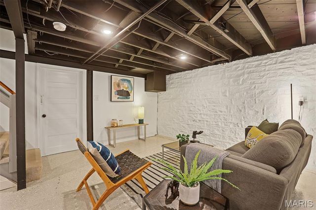 6621 Oleatha Avenue, St Louis, MO 63139