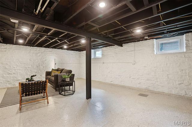 6621 Oleatha Avenue, St Louis, MO 63139