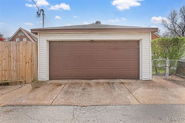 6621 Oleatha Avenue, St Louis, MO 63139