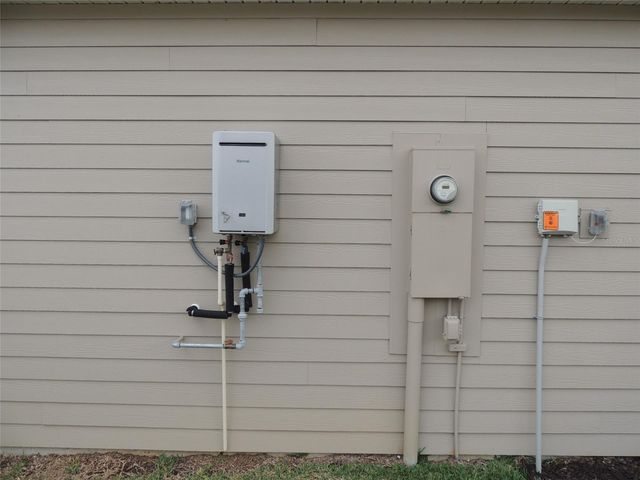 560 NW 4TH AVENUE, Williston, FL 32696