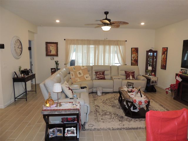 560 NW 4TH AVENUE, Williston, FL 32696