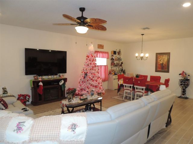 560 NW 4TH AVENUE, Williston, FL 32696