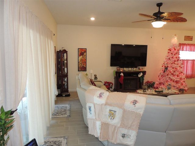 560 NW 4TH AVENUE, Williston, FL 32696