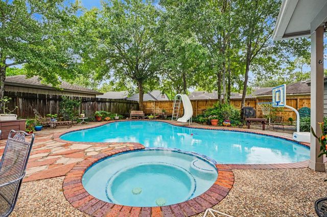 4106 Bayou Grove Drive, Seabrook, TX 77586