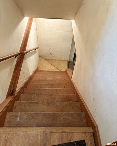 22460 250TH Street, Eldridge, IA 52748