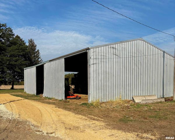 22460 250TH Street, Eldridge, IA 52748