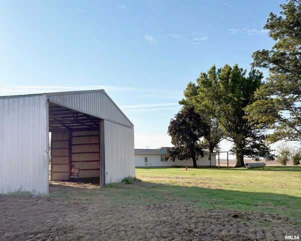 22460 250TH Street, Eldridge, IA 52748