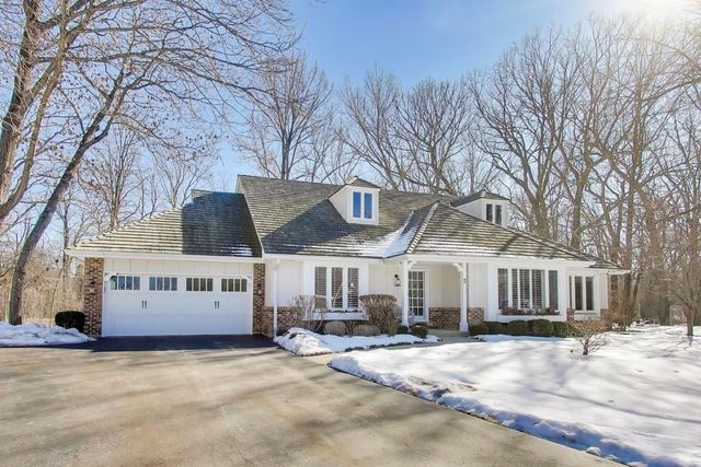 11 Wellington Court, Lincolnshire, IL 60069