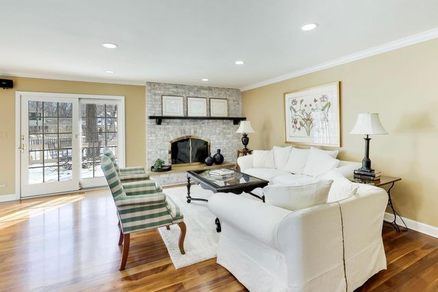 11 Wellington Court, Lincolnshire, IL 60069