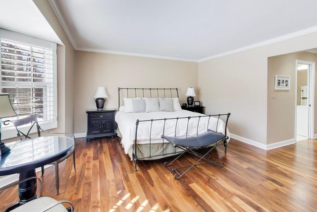 11 Wellington Court, Lincolnshire, IL 60069