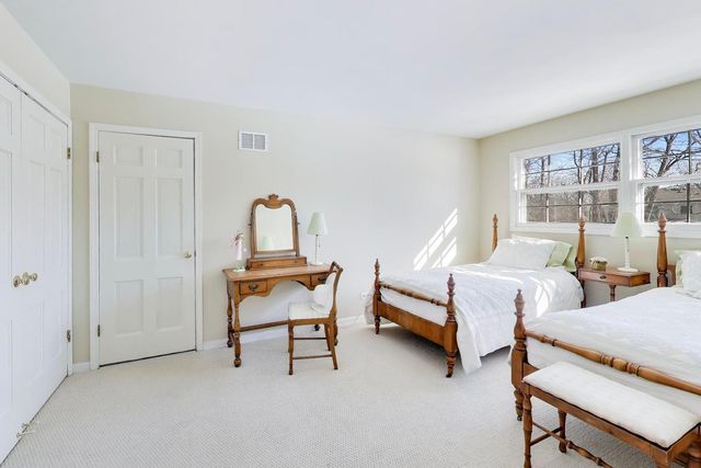 11 Wellington Court, Lincolnshire, IL 60069