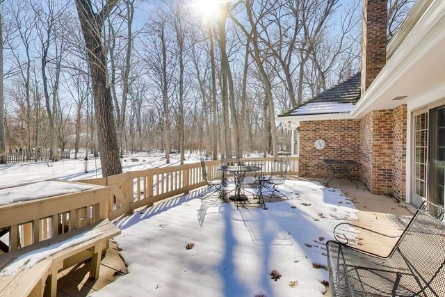 11 Wellington Court, Lincolnshire, IL 60069