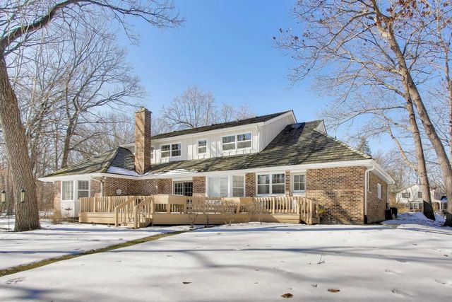 11 Wellington Court, Lincolnshire, IL 60069