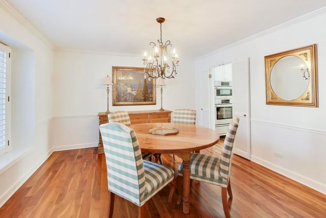 11 Wellington Court, Lincolnshire, IL 60069