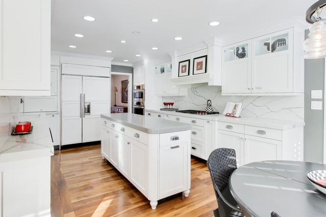 11 Wellington Court, Lincolnshire, IL 60069