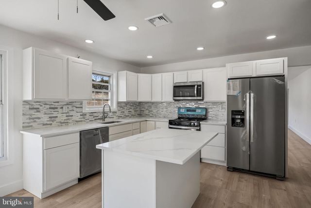 5 ST ANDREWS CT, Toms River, NJ 08753