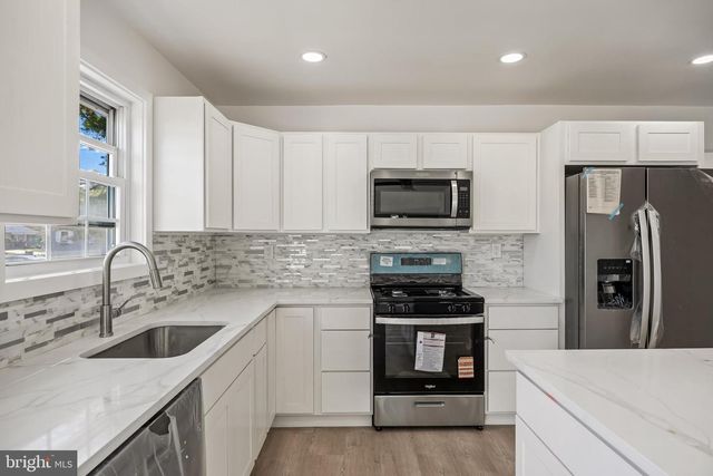 5 ST ANDREWS CT, Toms River, NJ 08753