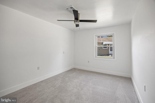 5 ST ANDREWS CT, Toms River, NJ 08753