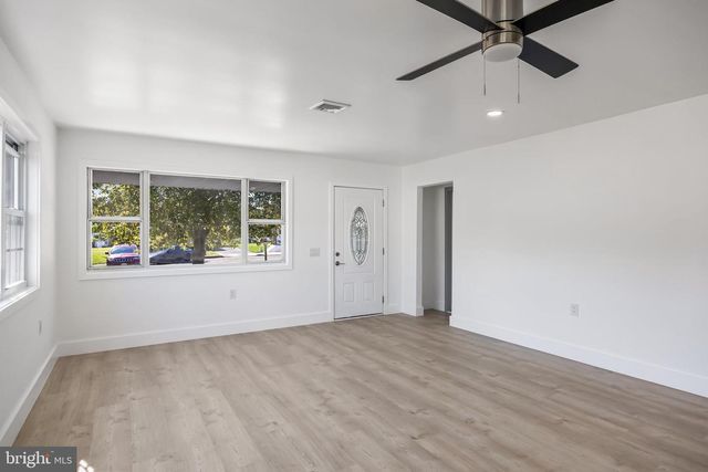 5 ST ANDREWS CT, Toms River, NJ 08753