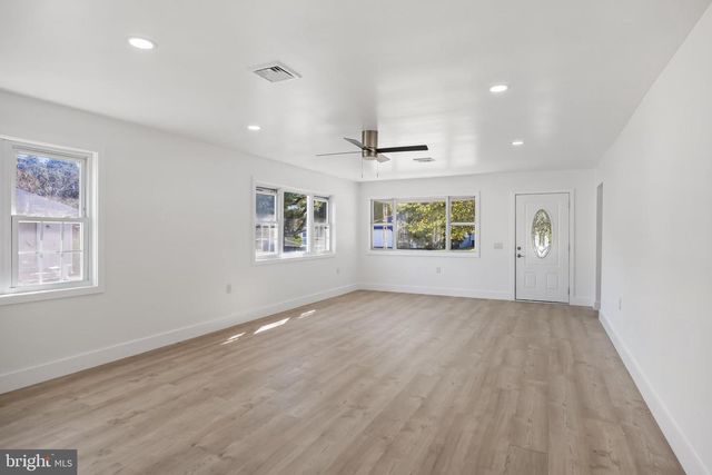 5 ST ANDREWS CT, Toms River, NJ 08753