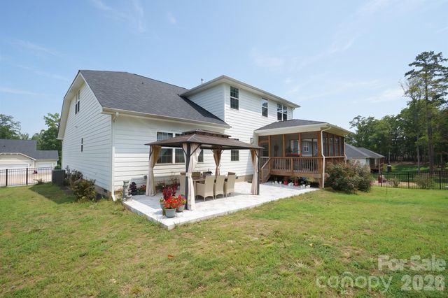 11836 Glenwood Drive, Locust, NC 28097