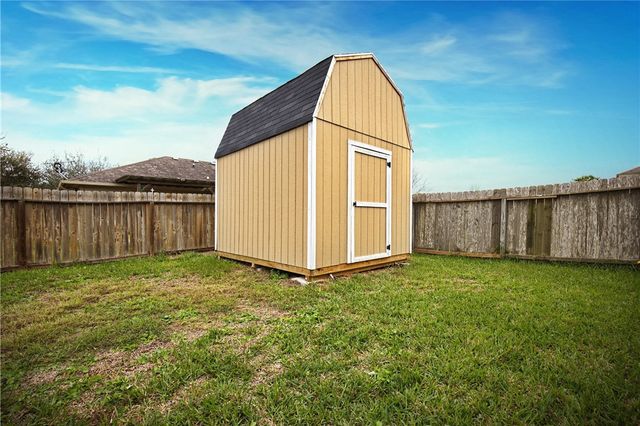 2038 Escalante, Corpus Christi, TX 78410