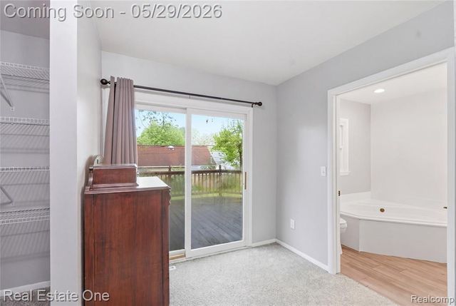 733 S Webik Avenue, Clawson, MI 48017