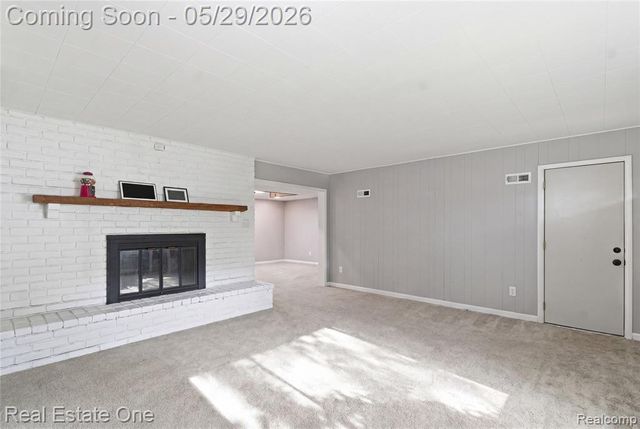 733 S Webik Avenue, Clawson, MI 48017